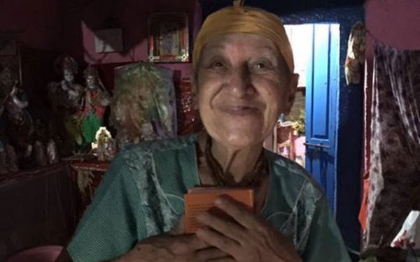 Hindistanda din xadimi olan Sumqayıt sakini - İndi o qadına heykəllər ucaldılıb (FOTO+VİDEO)