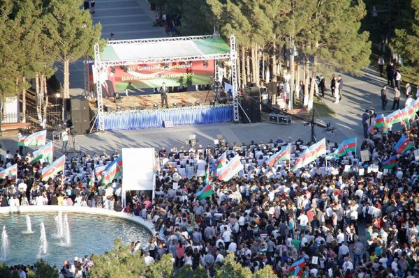 Sumqayıtda bayram konserti təşkil olunub - FOTOLAR