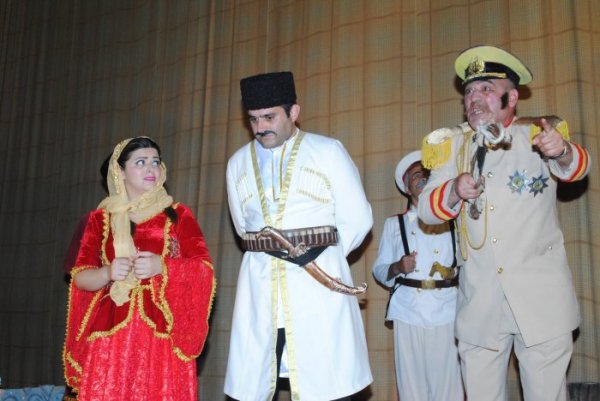 Sumqayıt Teatrı 47-ci mövsümü "Hacı Qara" komediyası ilə yekunlaşdırıb -FOTO