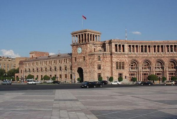 Sabah Ermənistanda parlament seçkiləridir