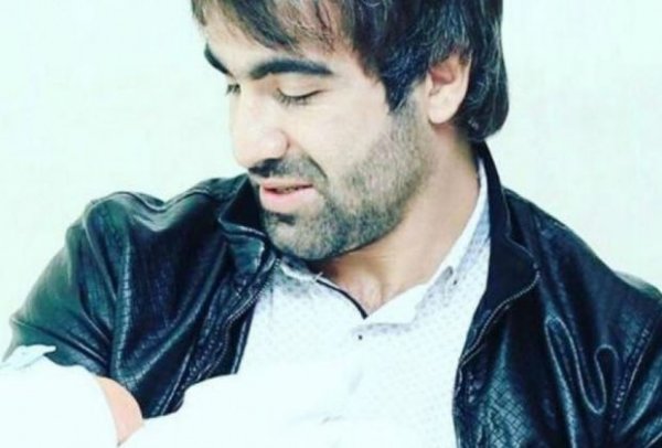 Rafael Ağayev yeni doğulan oğlunun fotosunu paylaşdı