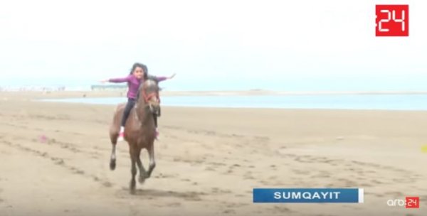 Sumqayıtın 8 yaşlı "Həcər"i - 4 yaşından at çapan Gülayın İNANILMAZ BACARIĞI - VİDEO