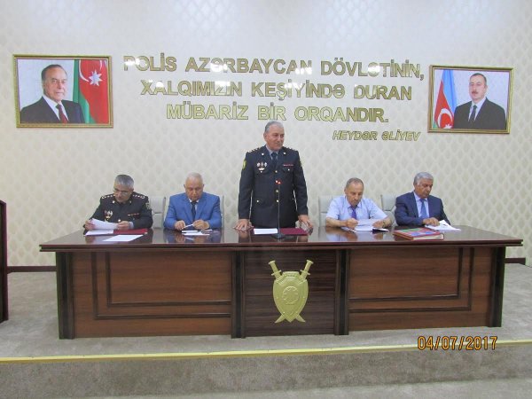Veteranlar polis rəisinə "Şıxlınski" medalı verdi