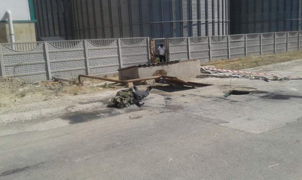 Sumqayıtda bədbəxt hadisə - Kanalizasiya quyusuna yıxılıb öldü, FHN əməkdaşları isə yaralandı-FOTO