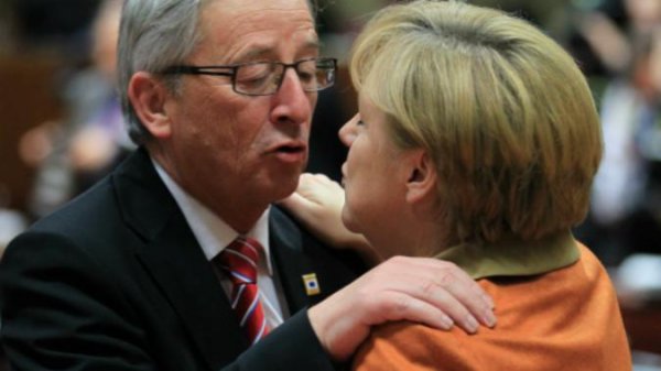Avropa İttifaqı Komissiyasının sədri Jan Klod Yunker Angela Merkelin telefon zənginə cavab verməyib.