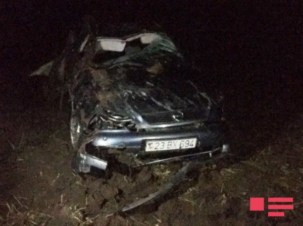 İsmayıllıda “Opel” aşdı - ər və arvadı yaralandı