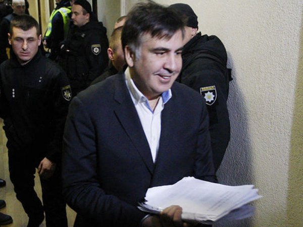 Ukrayna Baş Prokurorluğu Saakaşvilini istintaqa çağırdı