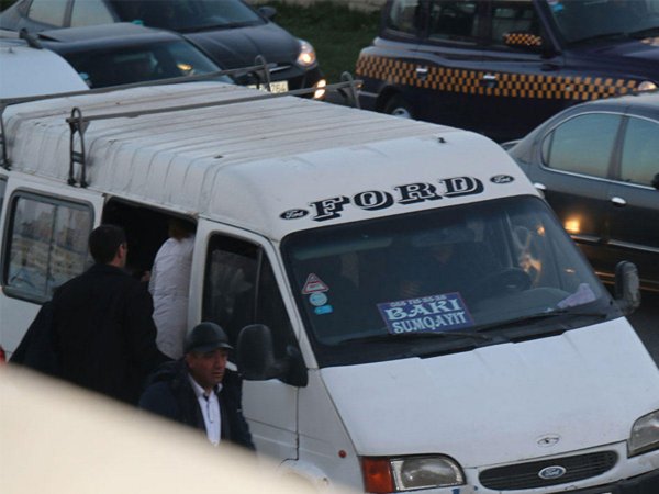 Sumqayıtda reyd: 15 mikroavtobus cərimə meydançasına aparıldı
