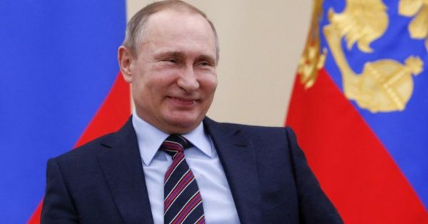 Azərbaycanda dərgi Putini “İlin adamı” elan etdi