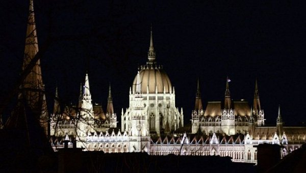 Macarıstanda parlament seçkiləri keçirilir