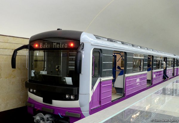 Bakıya daha bir yeni metro qatarı gətirildi