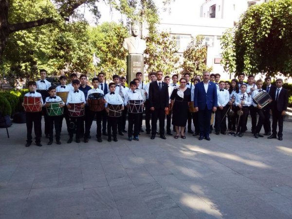 Musiqi məktəbinin kollektivi Gürcüstanda konsert proqramı ilə çıxış edib - FOTO
