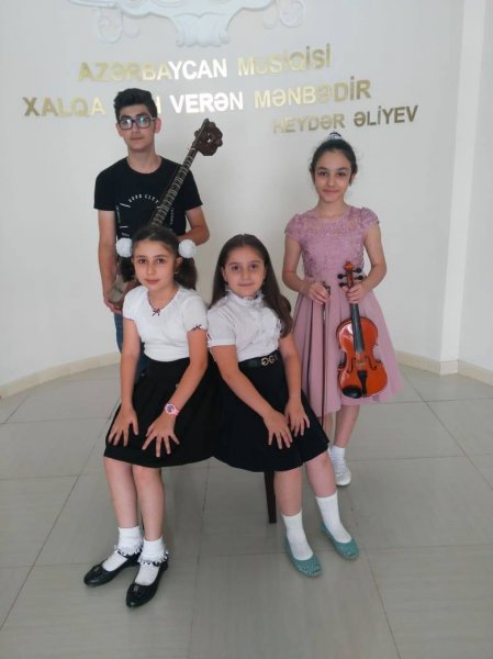 Abşeronun musiqi məktəbinin şagirdləri beynəlxalq müsabiqənin qalibi olublar