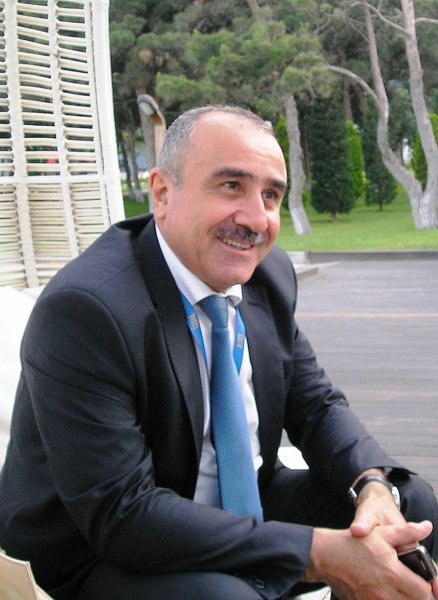 SOCAR-da yüksək vəzifədə çalışan şəxsin oğlu intihar etdi – Evinin qarajında… – Fotolar SOCAR-da yüksək vəzifədə çalışan şəxsin oğlu intihar etdi – Evinin qarajında… – Fotolar