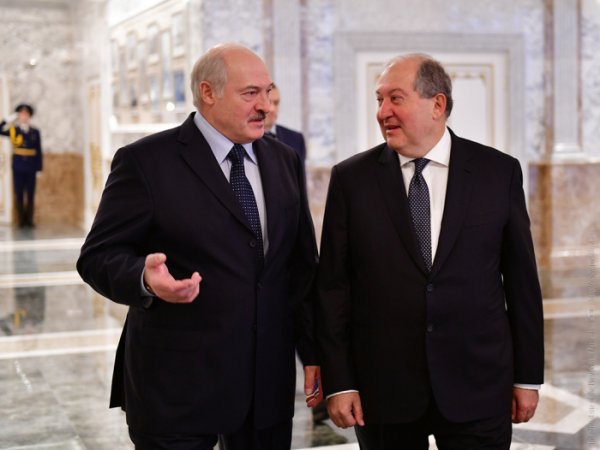 Sarkisyan Lukaşenko ilə Azəbaycana silah satışından danışdı