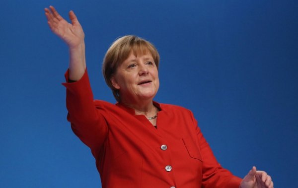 Dünyanın ən nüfuzlu qadınları - Merkel yenə birincidir 