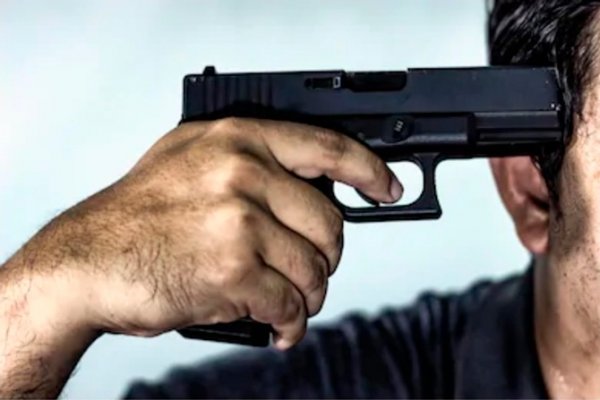 Azərbaycanda polis xidməti silahı ilə intihar etdi