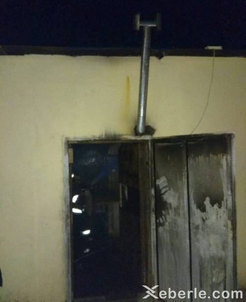 Sumqayıtda mebel təmiri sexi yandı - FOTO
