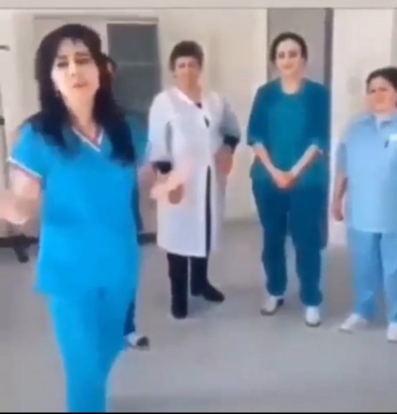 Afət Fərmanqızının mahnısını oxuyan tibb bacıları bu videoya görə işdən çıxarıldı - VİDEO