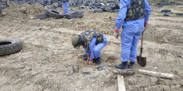 Sumqayıtda 6 top mərmisi tapıldı -  FOTOLAR