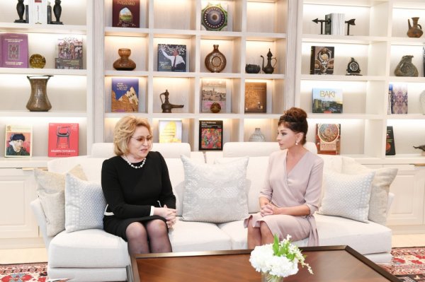 Mehriban Əliyeva Valentina Matviyenko ilə görüşdü