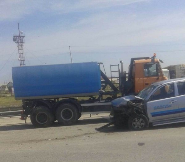 Sumqayıtda iki avtomobil toqquşdu: xəsarət alanlar var - FOTO