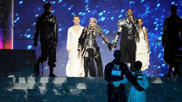 "Eurovision"un finalında qalmaqal -VİDEO