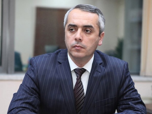 Elman Babayev Dövlət Gömrük Komitəsindəki vəzifəsindən azad edilib