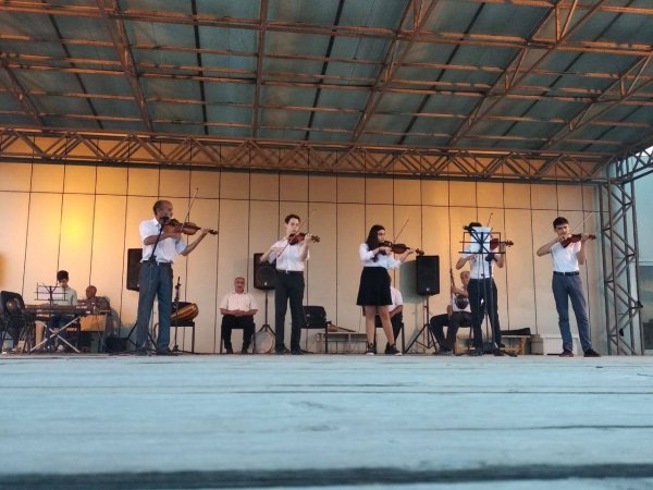 Sumqayıt bulvarında musiqi məktəblərinin kollektivləri konsert proqramı ilə çıxış ediblər - FOTOLAR