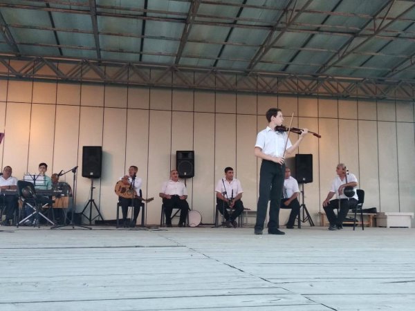Sumqayıt bulvarında musiqi məktəblərinin kollektivləri konsert proqramı ilə çıxış ediblər - FOTOLAR