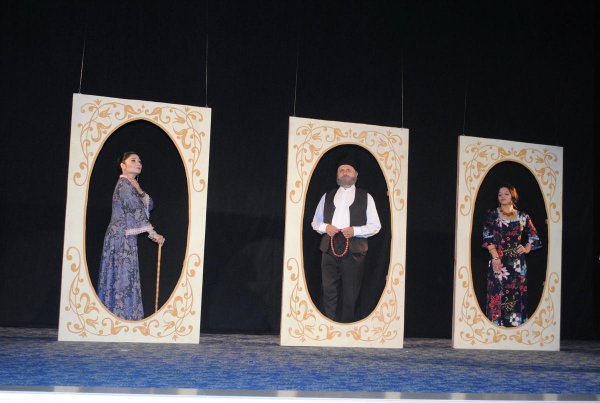 “Solğun çiçəklər” Sumqayıt Dövlət Dram Teatrının səhnəsində - FOTO