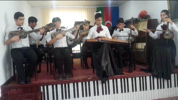 Xırdalan şəhər 11 illik musiqi məktəbinin kollektivi Lənkəranda konsert proqramı ilə çıxış ediblər - FOTOLAR