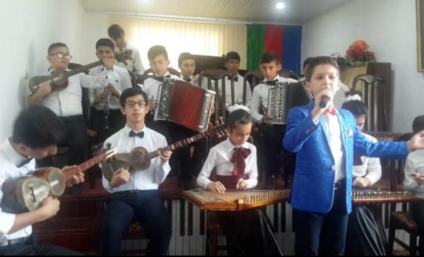 Xırdalan şəhər 11 illik musiqi məktəbinin kollektivi Lənkəranda konsert proqramı ilə çıxış ediblər - FOTOLAR