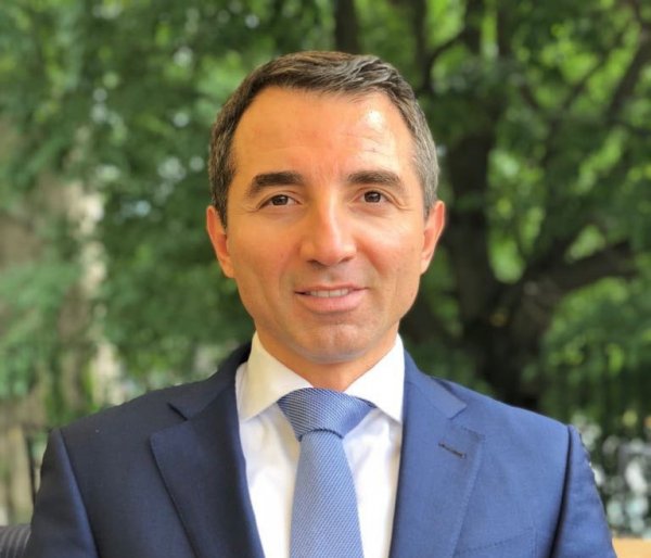 Prezidentin çağırışından sonra Rövnəq Abdullayev gəncləri yüksək vəzifələrə təyin etdi - RƏSMİ
