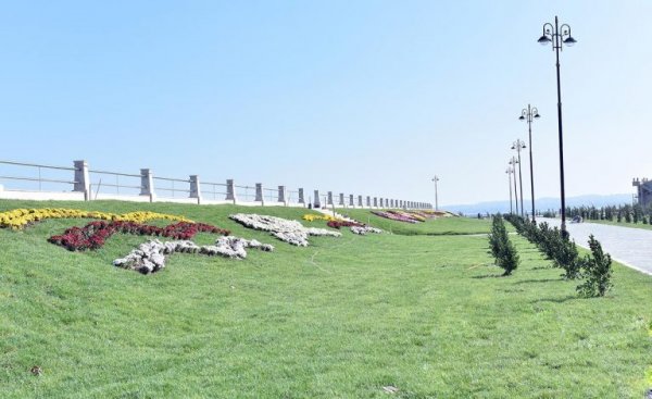 Zakir Fərəcov genişləndirilən bulvar ərazisində – FOTOLAR