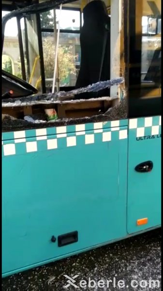 Sumqayıtda marşrut avtobusu qəzaya düşdü -FOTO