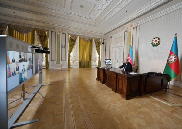 Prezident CISCO şirkətinin rəhbərləri ilə videokonfrans keçirdi - FOTOLAR
