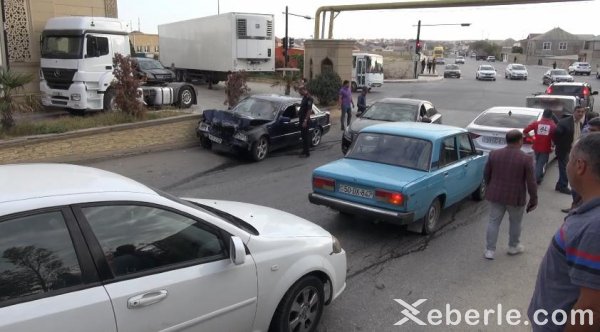 Sumqayıtda iki avtomobil toqquşdu: yaralı var - FOTO