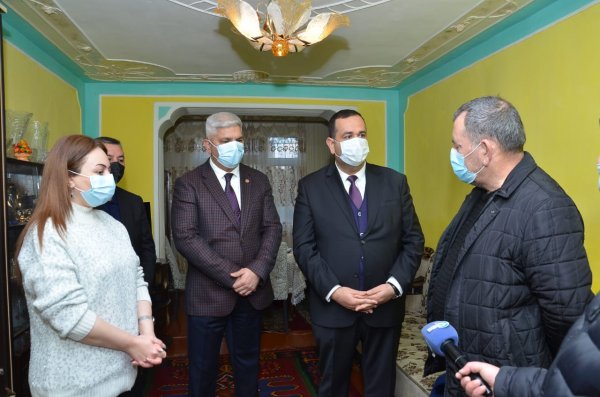 Sumqayıtda qazilərlə bağlı işçi qrup yaradılıb, ailələr ziyarət olunur - FOTOLAR