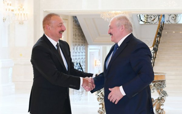 İlham Əliyev Lukaşenko ilə təkbətək görüşdü - Foto