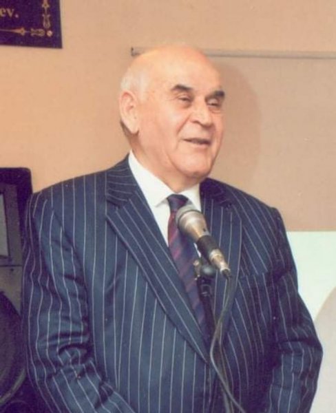 Sumqayıtda ömrünü qurub-yaratmağa həsr edən tanınmış inşaatçı: taleyi üzünə gülən adam - VİDEO (FOTOLAR)