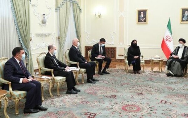 Sahibə Qafarova İranın yeni Prezidenti ilə görüşdü