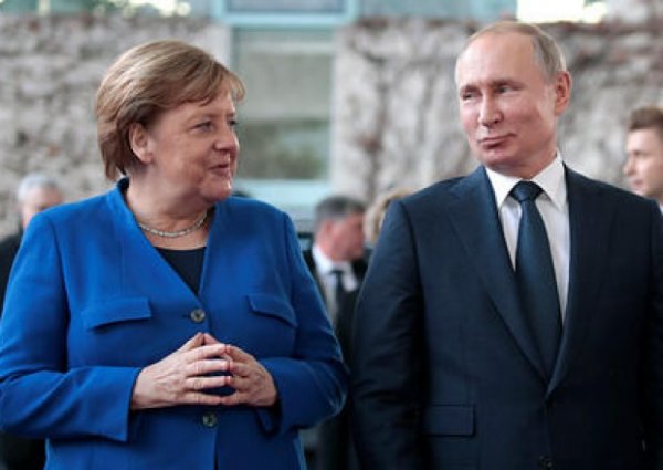 Putinlə Merkelin görüş başladı
