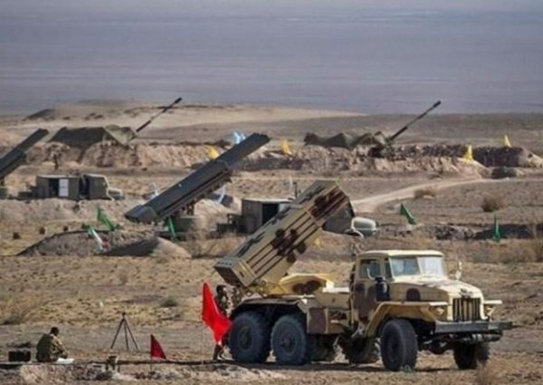 İran Azərbaycanla sərhəddə ağır silahlarla hərbi təlimlərə başlayır