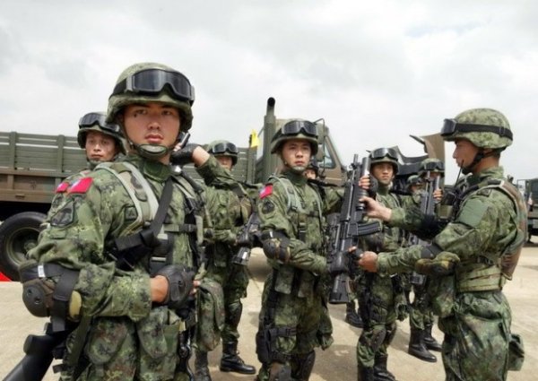 Amerika Tayvan ordusunu Çinlə müharibəyə hazırlayır