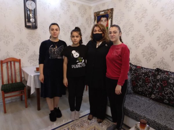 Hicran Hüseynova Sumqayıtda şəhid Ramil Ağayevin ailəsini ziyarət edib - FOTO