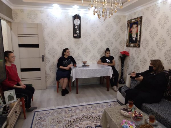 Hicran Hüseynova Sumqayıtda şəhid Ramil Ağayevin ailəsini ziyarət edib - FOTO