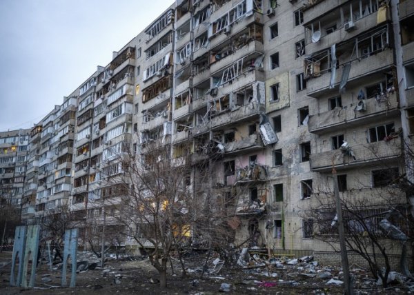 Rusiya Xarkov şəhərini Qradla vurdu - VİDEO
