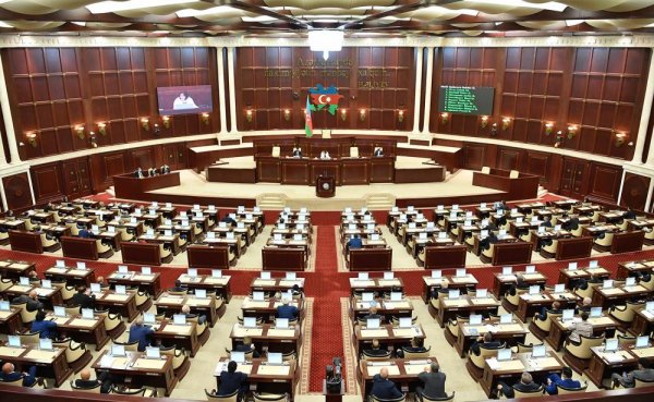 Milli Məclisin sabahkı plenar iclasının gündəliyinə dəyişiklik edilib