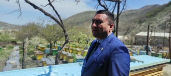 Deputat Müşfiq Məmmədli Xızıda seçicilərin problemləri ilə maraqlanıb - FOTO